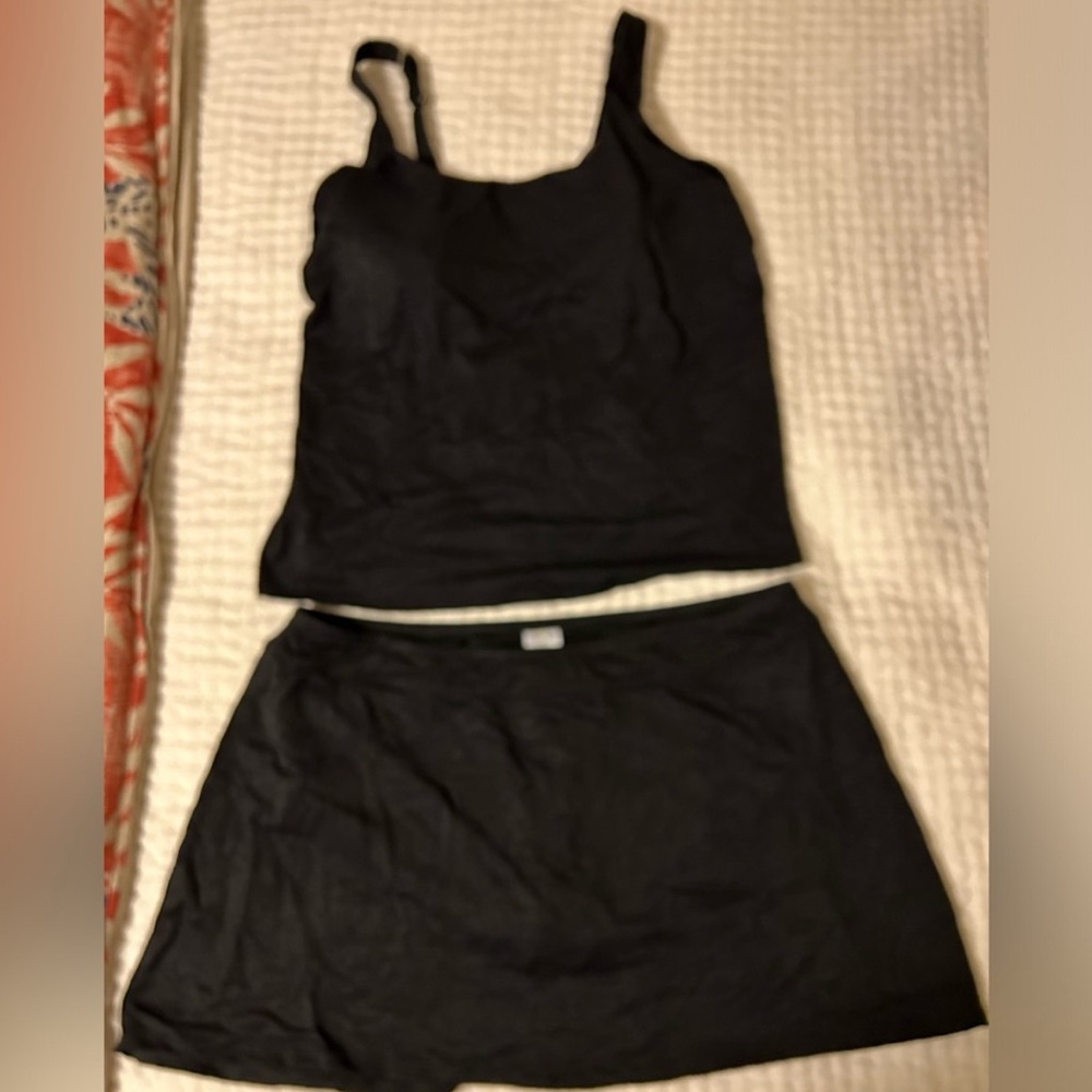 Re-posted - Lands and tankini and swim skirt size 20 – black textured